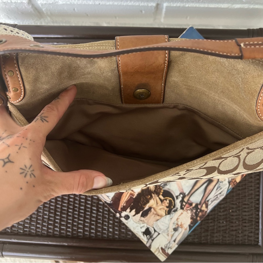 Y2K Coach Rare Signature Soho Suede Purse ๐ค - Picture 9 of 10